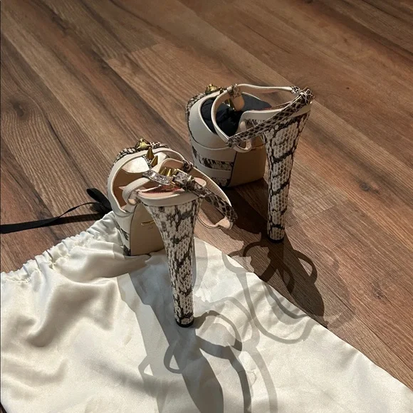 Gucci Women's Snakeskin and Cream Platform Sandals - Picture 4 of 5